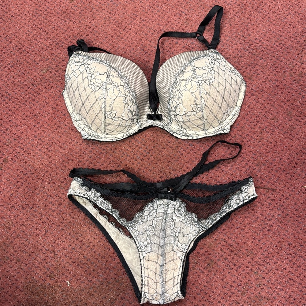 VS lingerie set